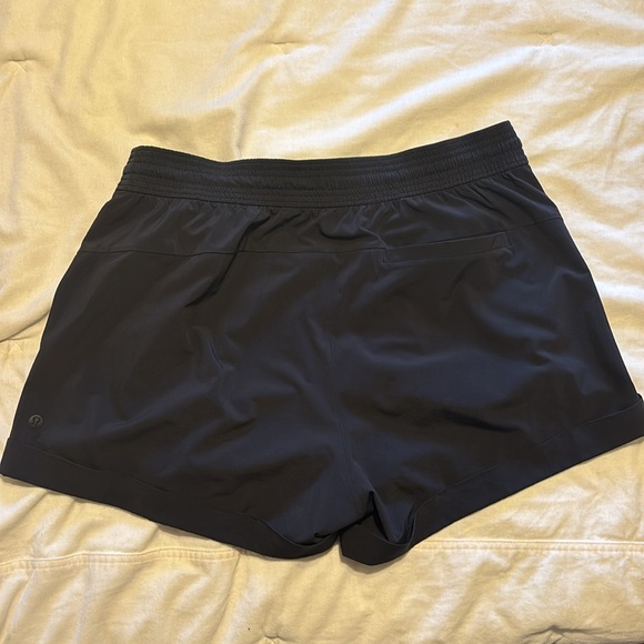 Lululemon Spring Break Away 4 Way Stretch 3” Shorts Size 12 - Picture 3 of 6